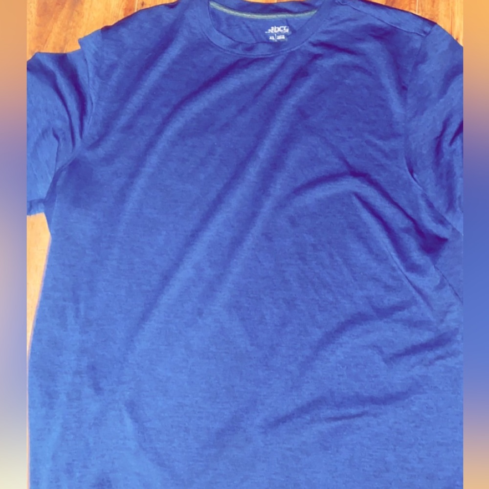 Bcg men’s XL navy T-shirt